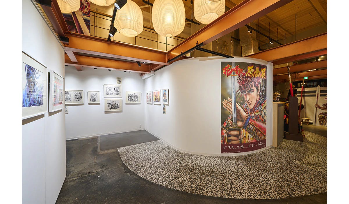 A "Exposição de Arte Original Hana no Keiji", com aproximadamente 130 desenhos originais, está sendo realizada.