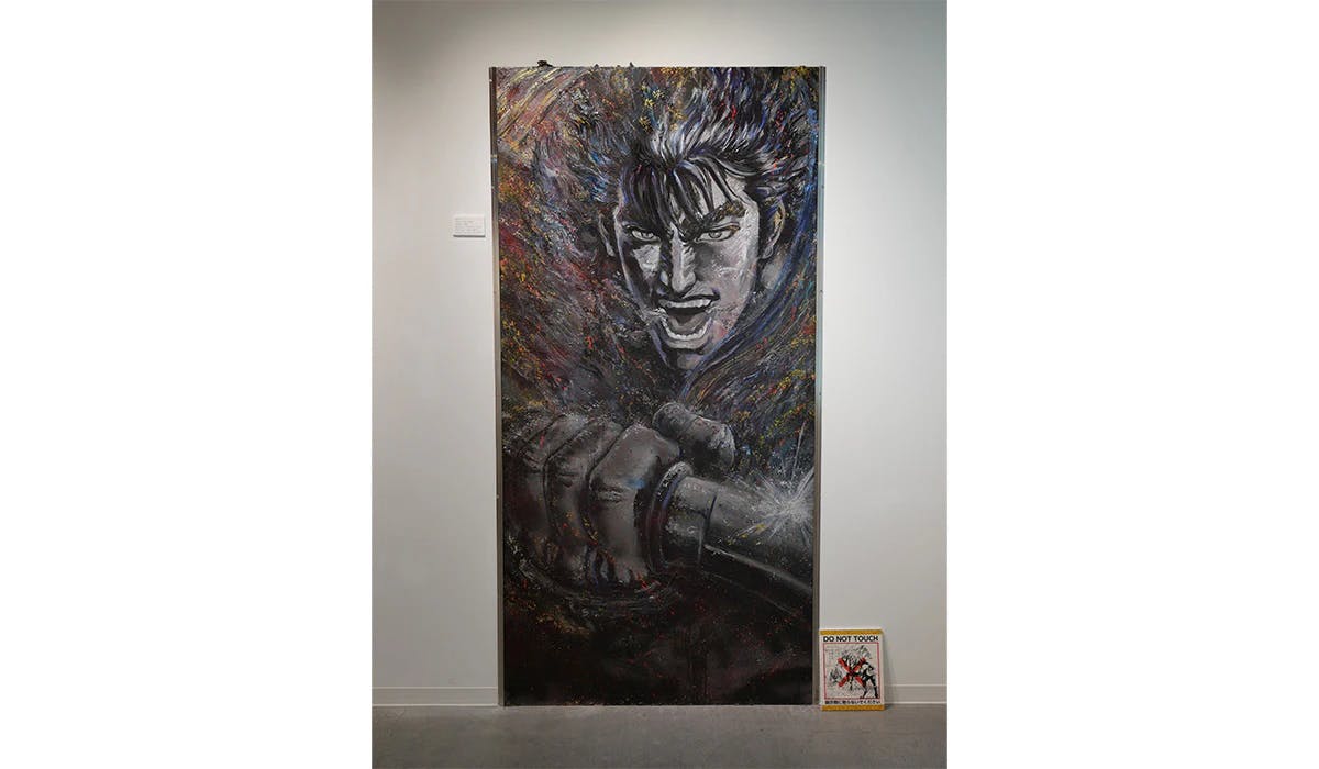 A maior e mais pesada arte da história do mangá Tetsuo Hara! “Keiji Maeda” desenhado em superfície de ferro é aberto ao público na Galeria Zenon Original Art Exhibition, em Tóquio