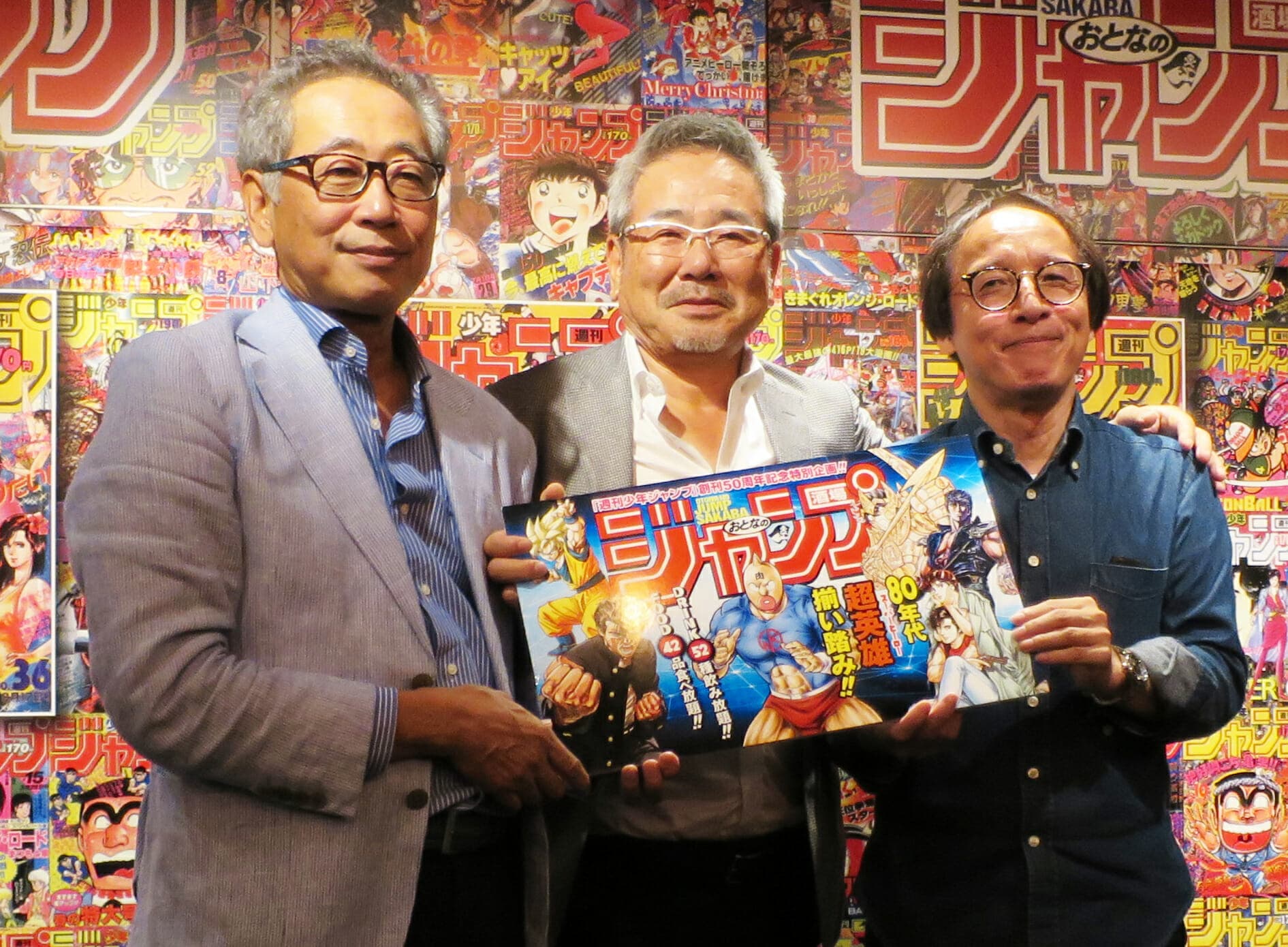 Horie, representante da nossa empresa, subiu ao palco no evento comemorativo de abertura de “Otona no Jump Sakaba”.